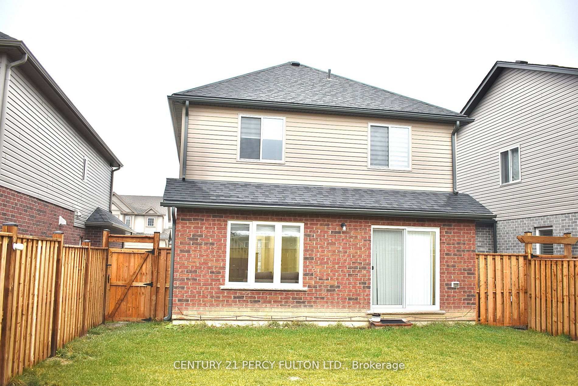 Photo 15 of 36 Robertson Drive, Stratford — HOMEH