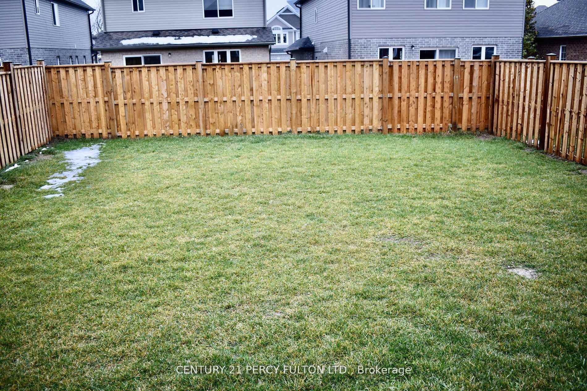 Photo 19 of 36 Robertson Drive, Stratford — HOMEH
