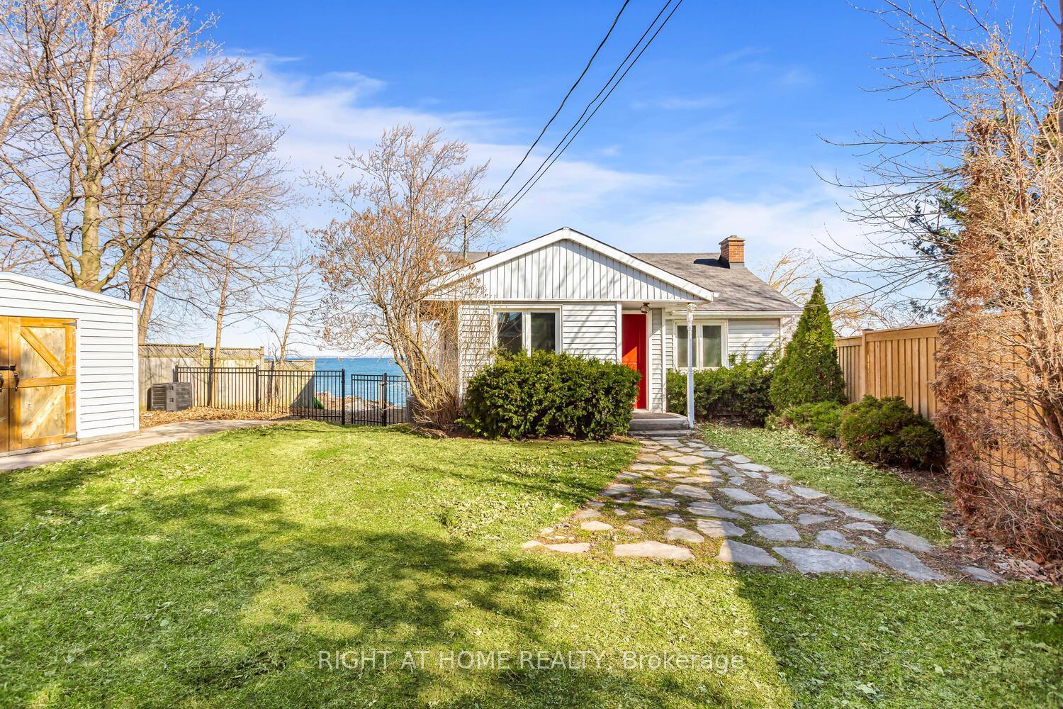 Photo 1 of 18 1/2 Lakeshore Drive, Hamilton, Stoney Creek — HOMEH