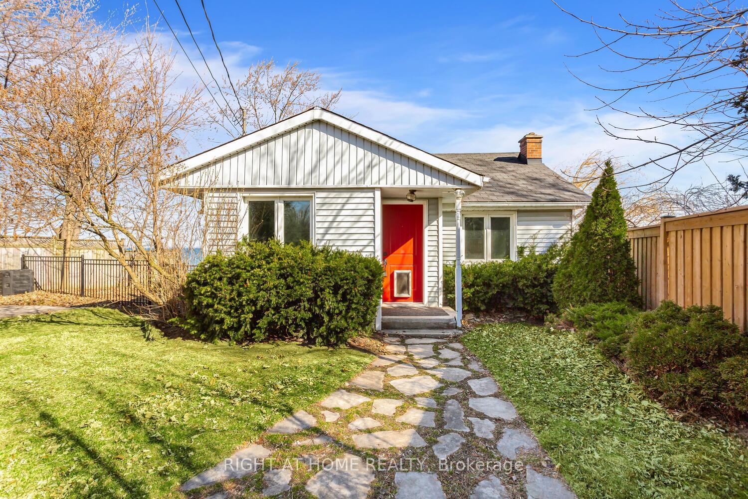 Photo 2 of 18 1/2 Lakeshore Drive, Hamilton, Stoney Creek — HOMEH