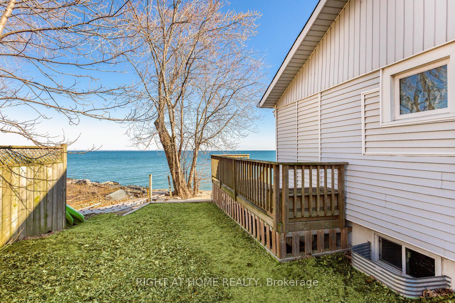 Photo 5 of 18 1/2 Lakeshore Drive, Hamilton, Stoney Creek — HOMEH
