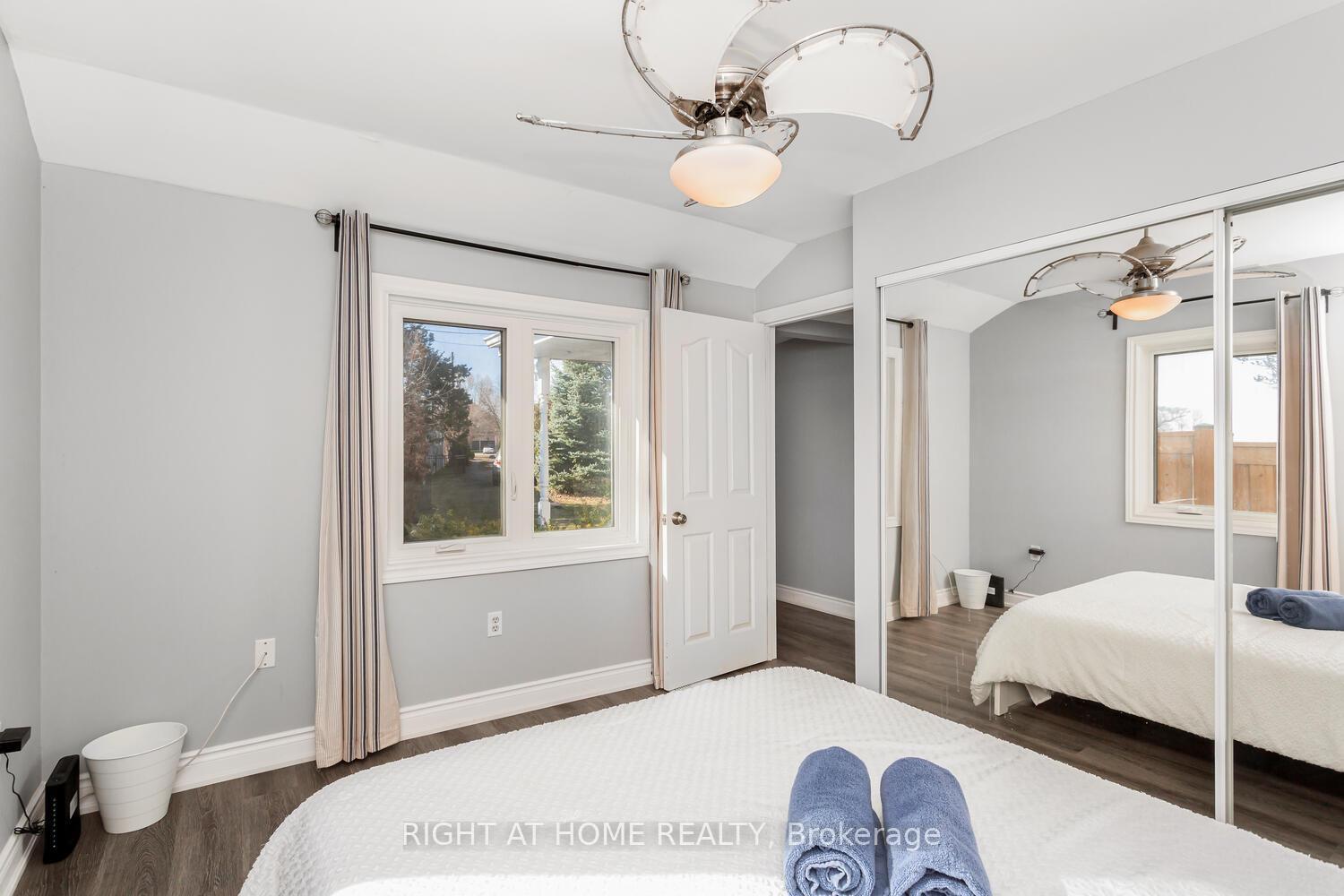 Photo 15 of 18 1/2 Lakeshore Drive, Hamilton, Stoney Creek — HOMEH