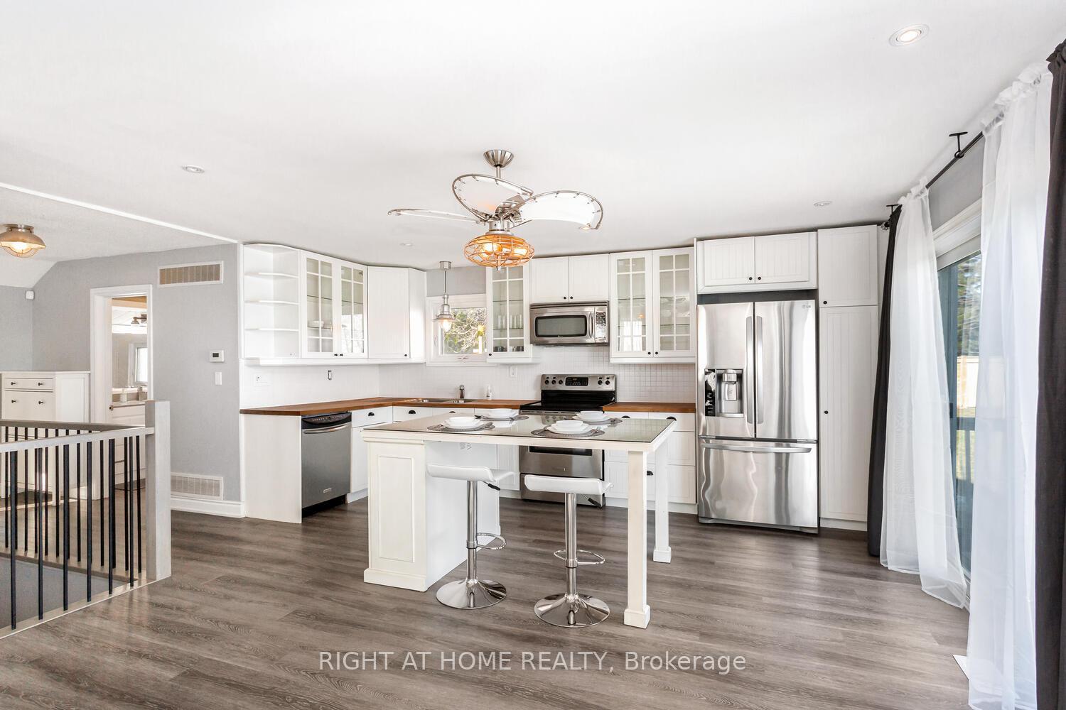 Photo 22 of 18 1/2 Lakeshore Drive, Hamilton, Stoney Creek — HOMEH