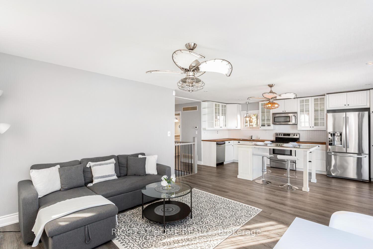 Photo 23 of 18 1/2 Lakeshore Drive, Hamilton, Stoney Creek — HOMEH