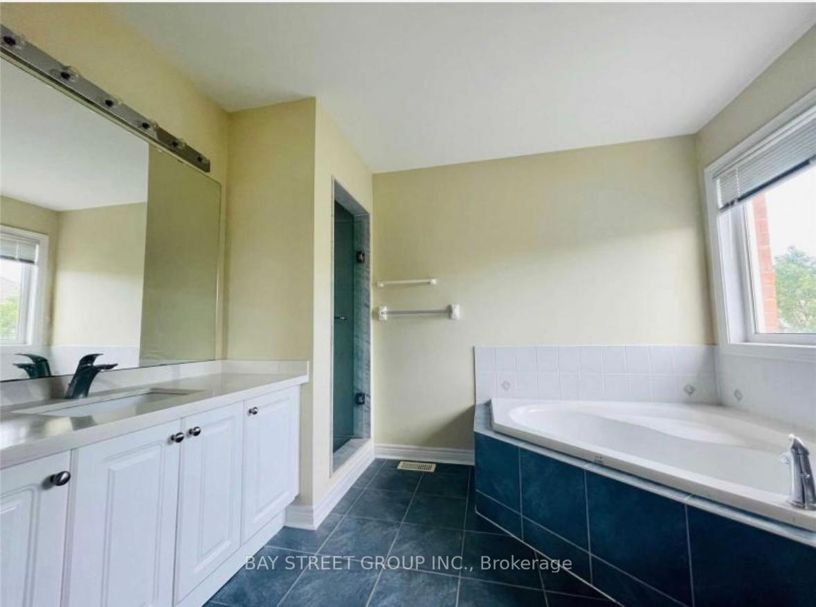 Photo 6 of 78 Pillar Rock Crescent, Markham, Victoria Manor-Jennings Gate — HOMEH