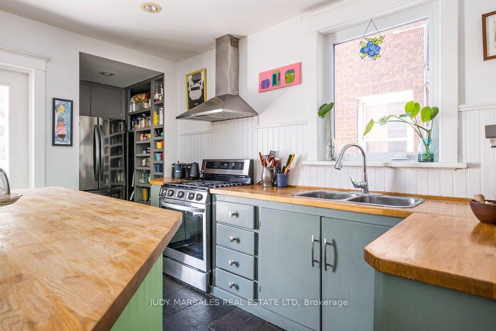 Photo 10 of 44 Cline Avenue N, Hamilton, Westdale — HOMEH