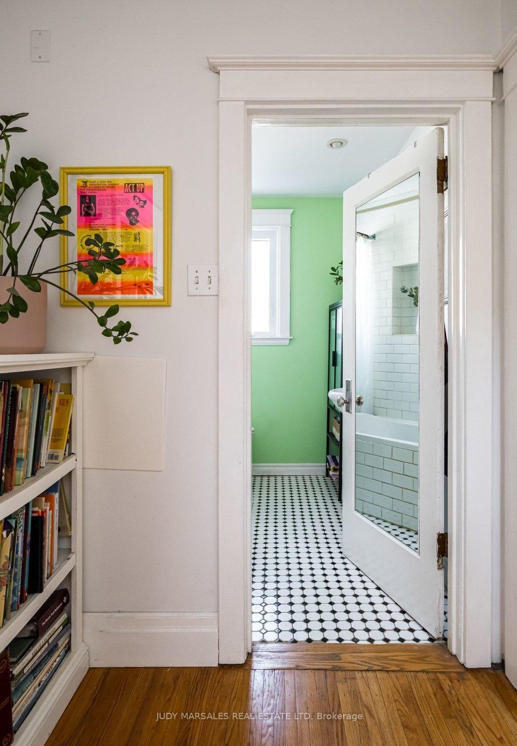 Photo 20 of 44 Cline Avenue N, Hamilton, Westdale — HOMEH