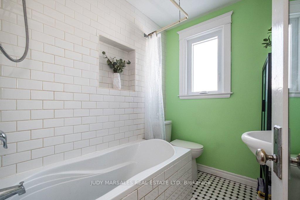 Photo 18 of 44 Cline Avenue N, Hamilton, Westdale — HOMEH