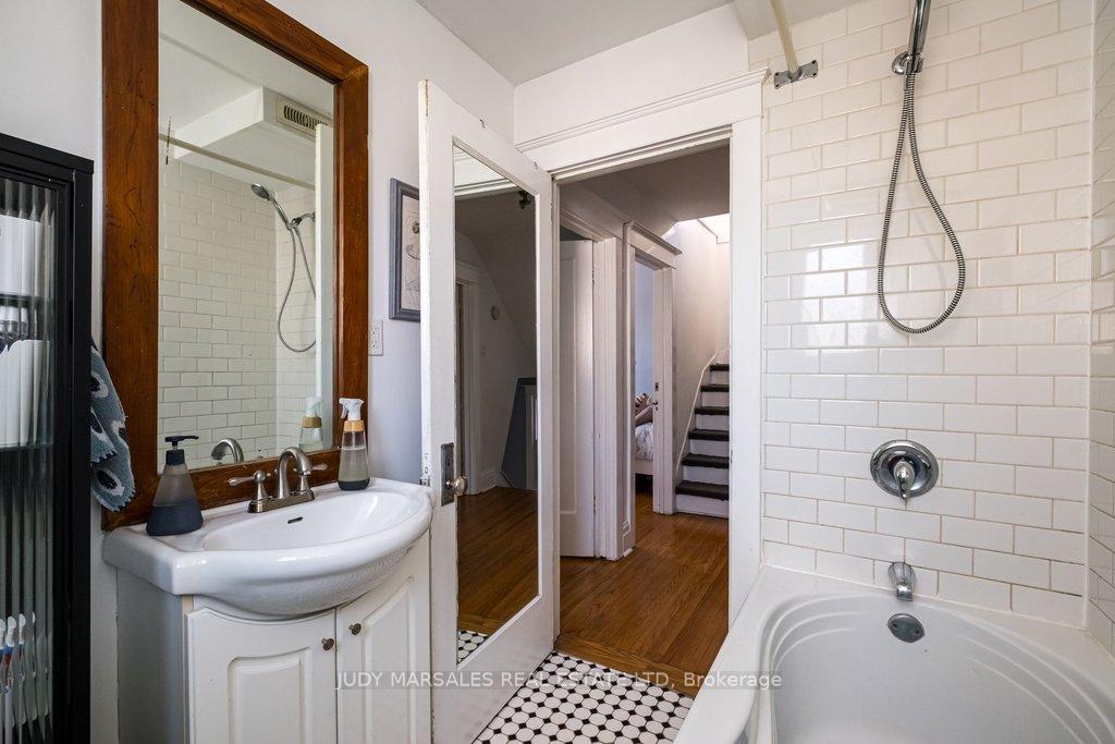 Photo 44 of 44 Cline Avenue N, Hamilton, Westdale — HOMEH
