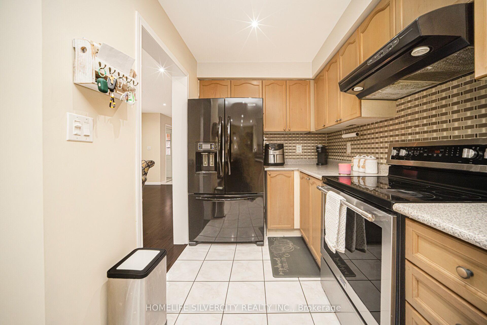 Photo 3 of 119 Herdwick Street, Brampton, Gore Industrial North — HOMEH