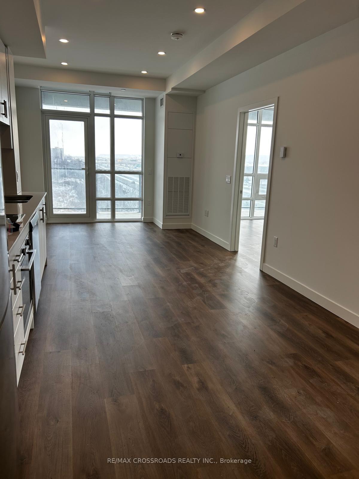 Photo 3 of Unit 614, 461 Green Road, Hamilton, Lakeshore — HOMEH