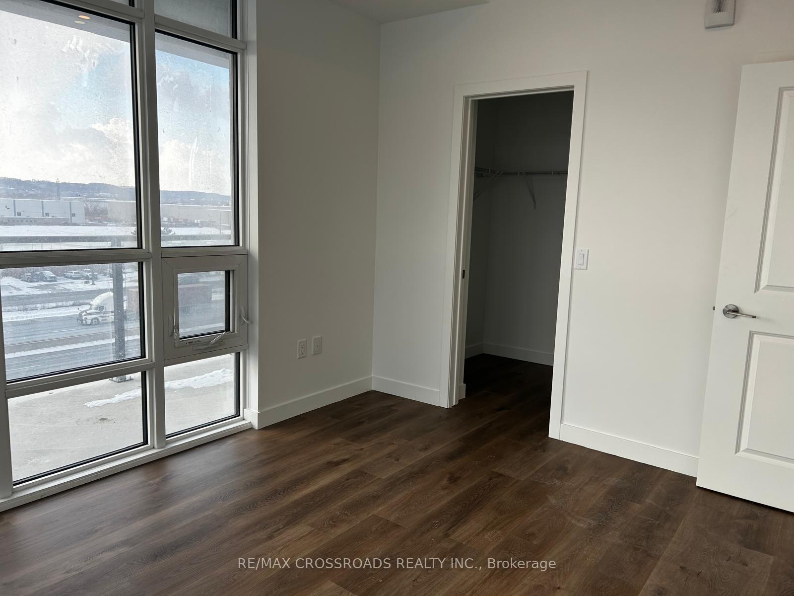 Photo 4 of Unit 614, 461 Green Road, Hamilton, Lakeshore — HOMEH