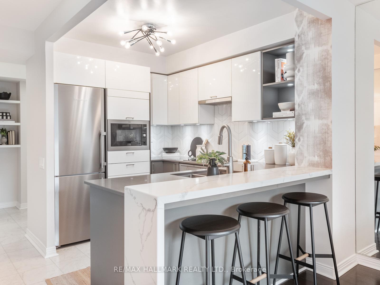 Photo 8 of Unit 809, 942 Yonge Street, Toronto, The Annex — HOMEH