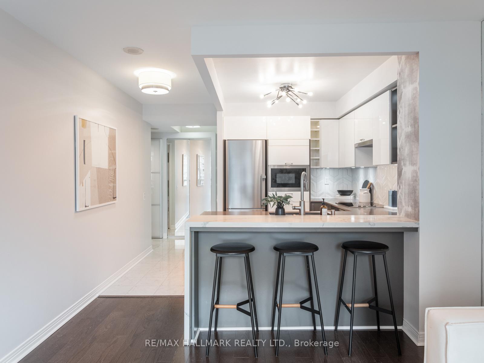 Photo 9 of Unit 809, 942 Yonge Street, Toronto, The Annex — HOMEH