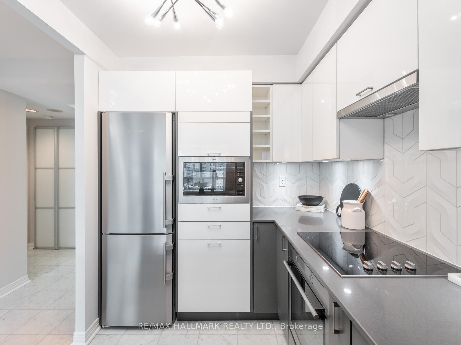 Photo 10 of Unit 809, 942 Yonge Street, Toronto, The Annex — HOMEH