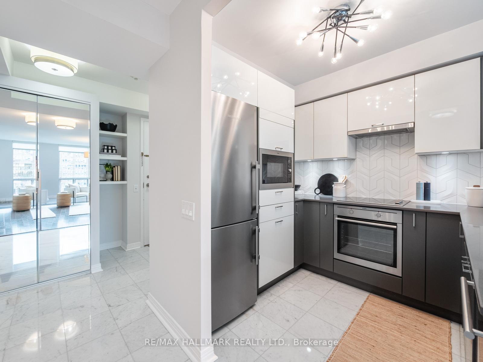 Photo 12 of Unit 809, 942 Yonge Street, Toronto, The Annex — HOMEH