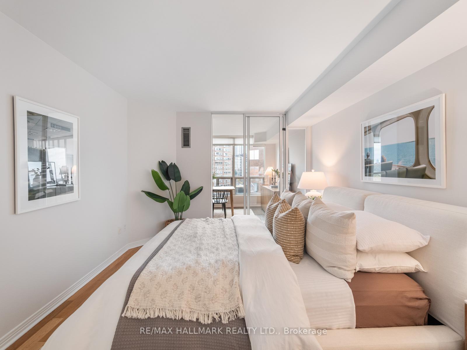 Photo 17 of Unit 809, 942 Yonge Street, Toronto, The Annex — HOMEH