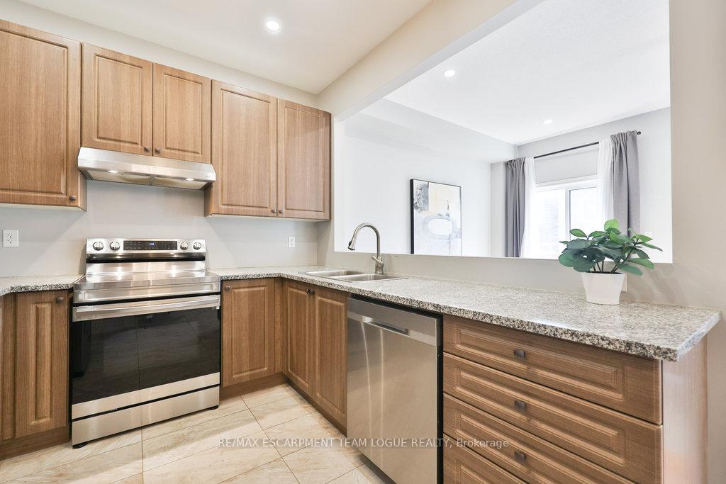 Photo 14 of 503 Downes Jackson Heights, Milton, Harrison — HOMEH
