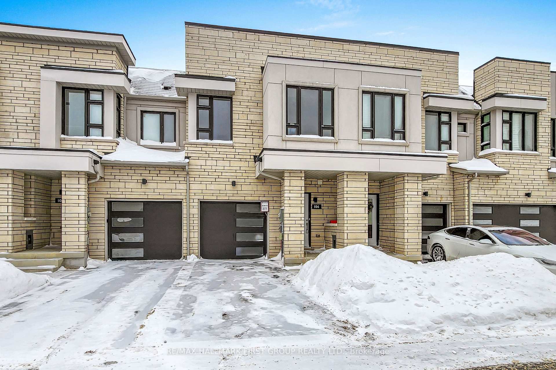 Photo 1 of Unit 42, 106 Caspian Square, Clarington, Bowmanville — HOMEH