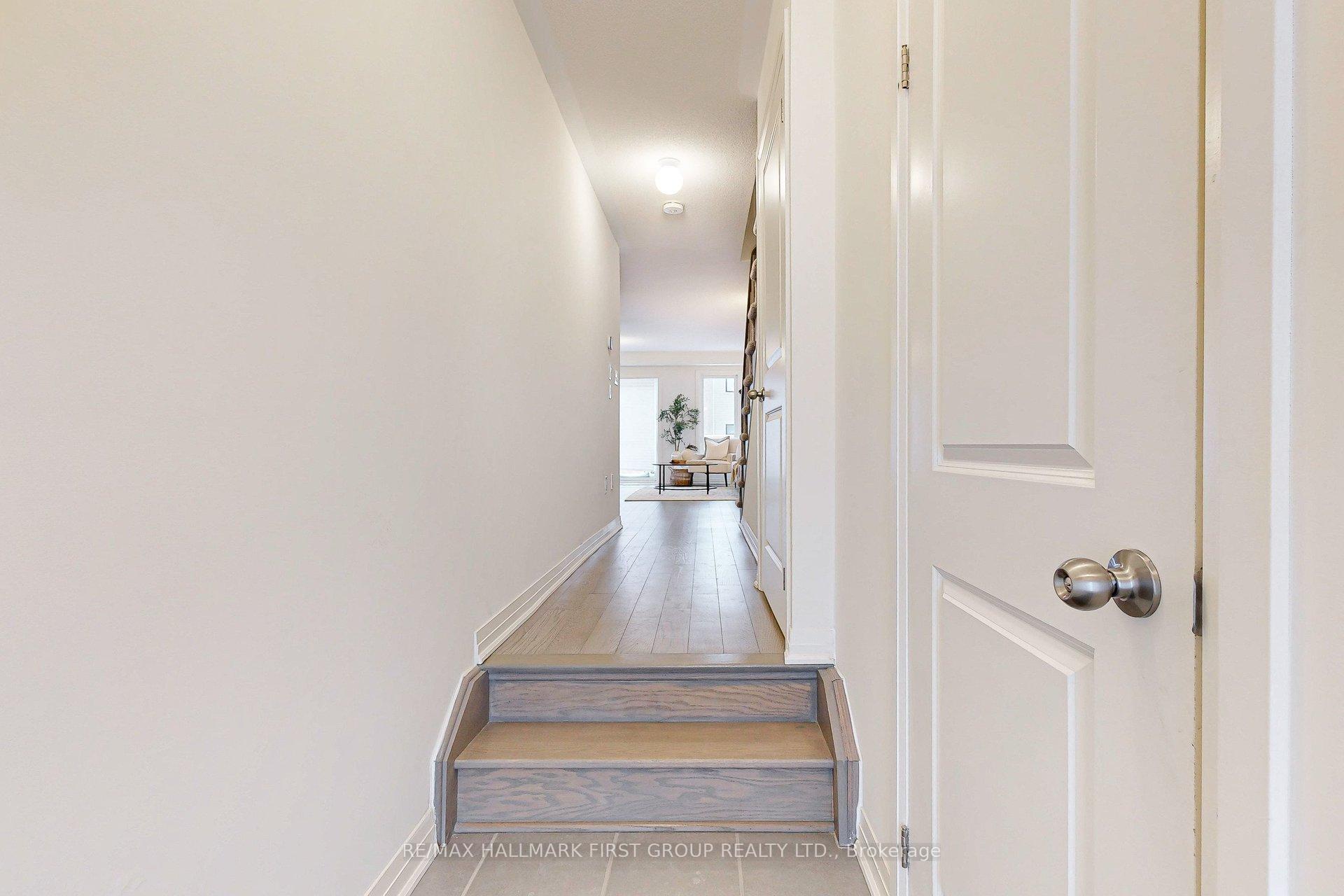 Photo 4 of Unit 42, 106 Caspian Square, Clarington, Bowmanville — HOMEH