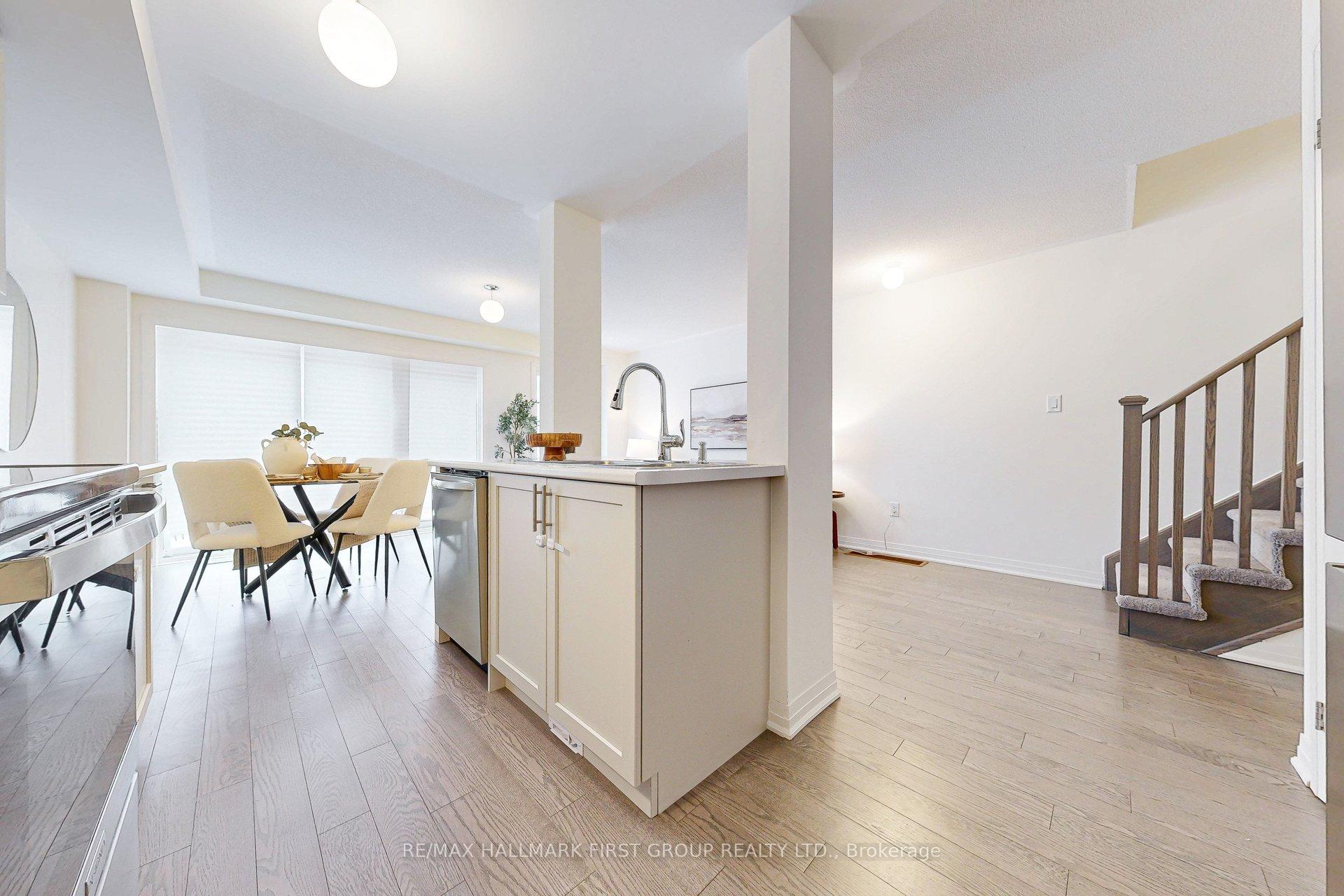 Photo 32 of Unit 42, 106 Caspian Square, Clarington, Bowmanville — HOMEH