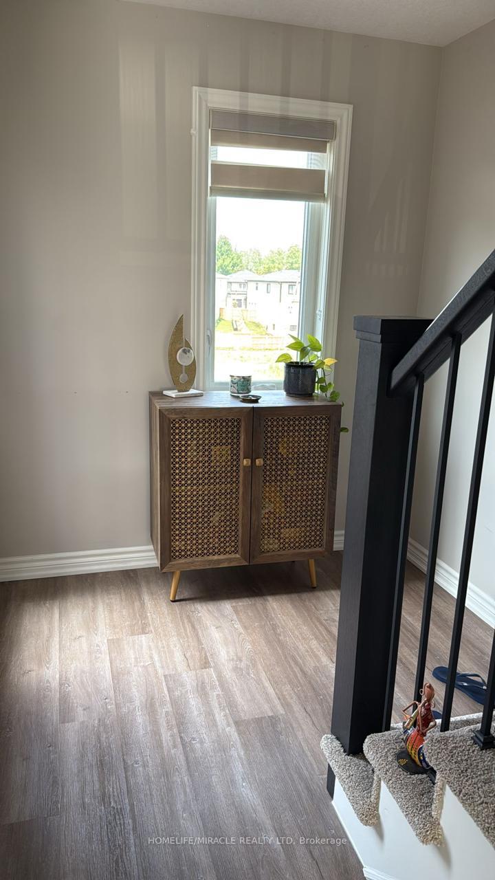 Photo 3 of Unit 45, 261 Chapel Hill Drive, Kitchener — HOMEH