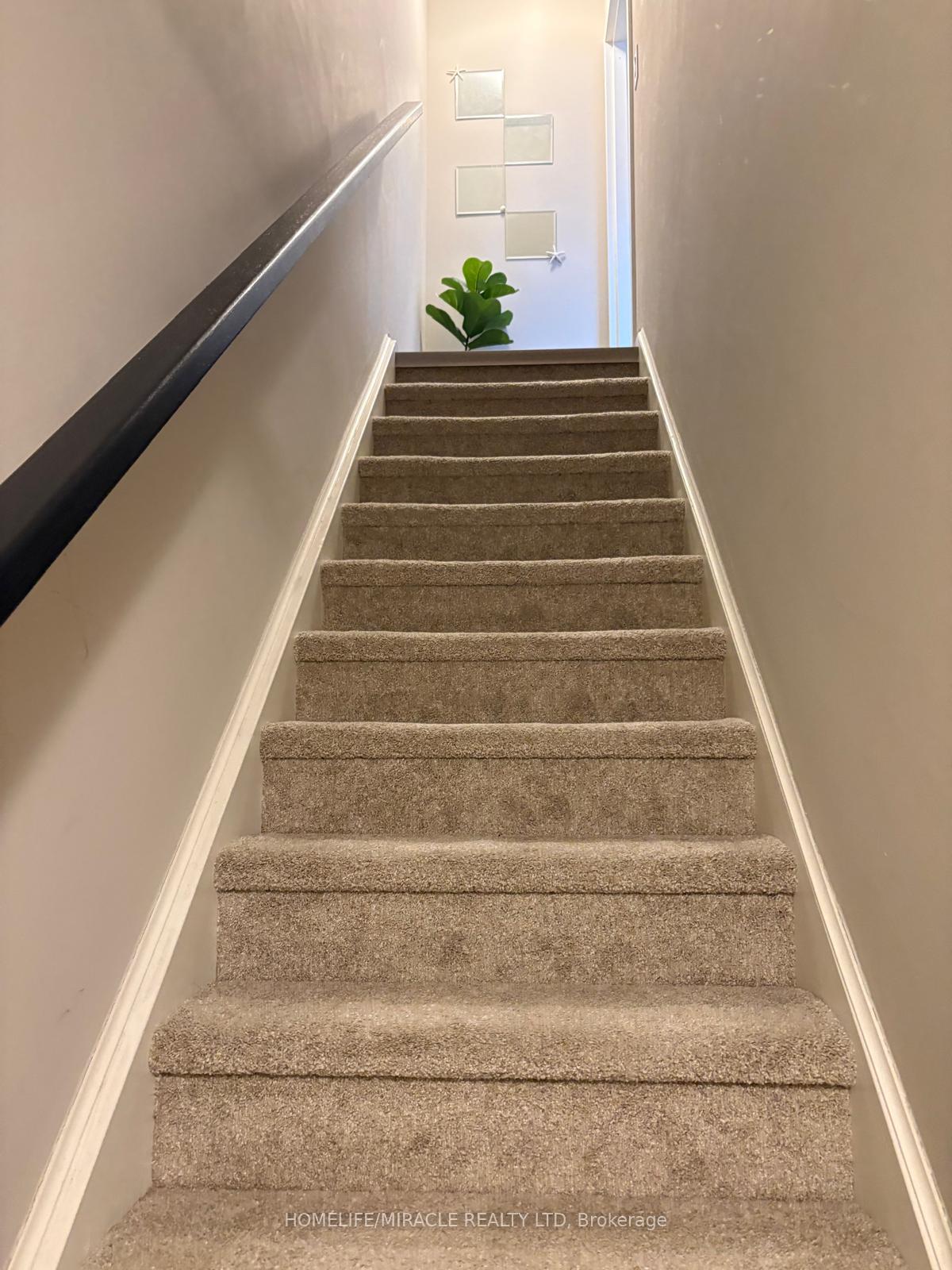 Photo 33 of Unit 45, 261 Chapel Hill Drive, Kitchener — HOMEH