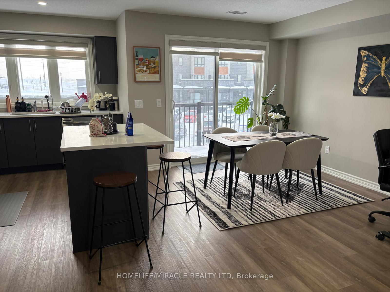 Photo 5 of Unit 45, 261 Chapel Hill Drive, Kitchener — HOMEH