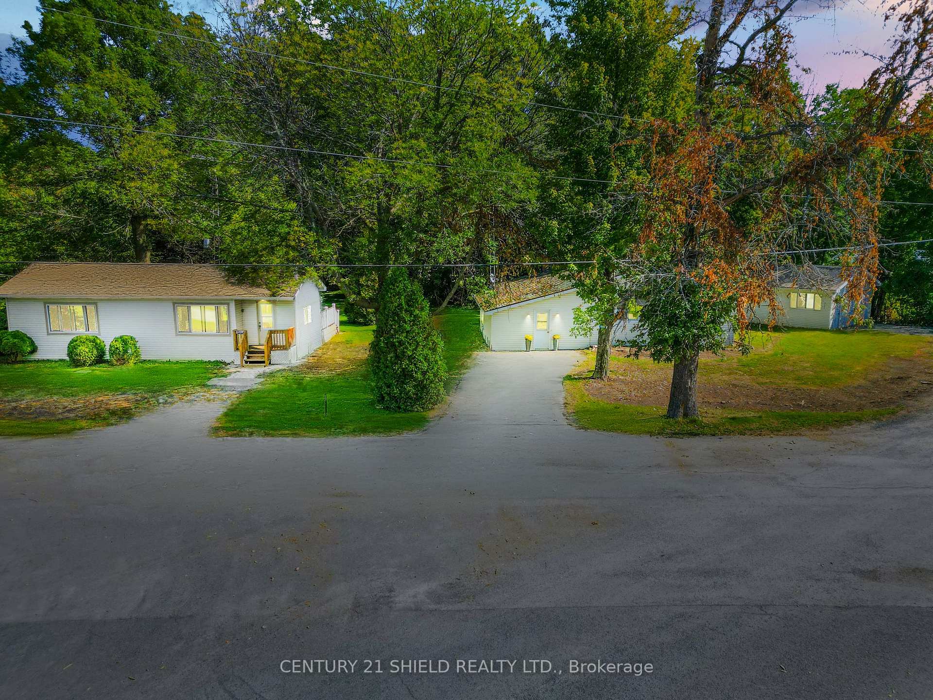 Front of 6261 - 911 - 6259 67th Avenue