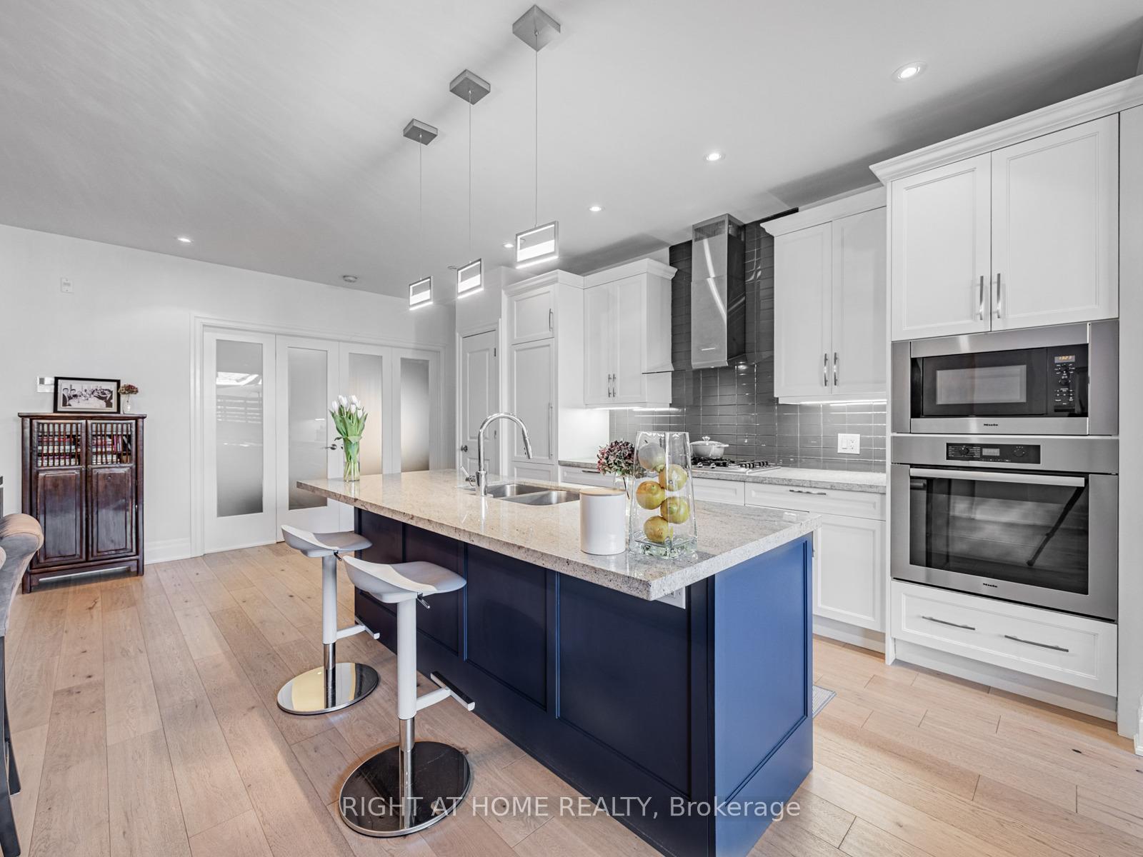 Photo 8 of Unit 207, 1 Rainsford Road, Toronto, The Beaches — HOMEH