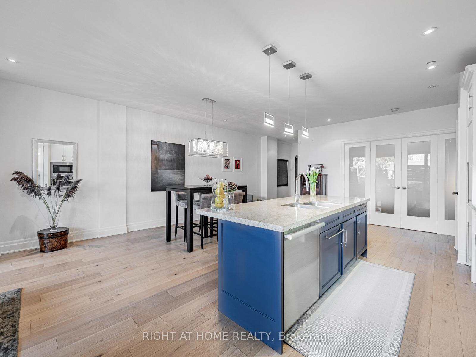 Photo 5 of Unit 207, 1 Rainsford Road, Toronto, The Beaches — HOMEH