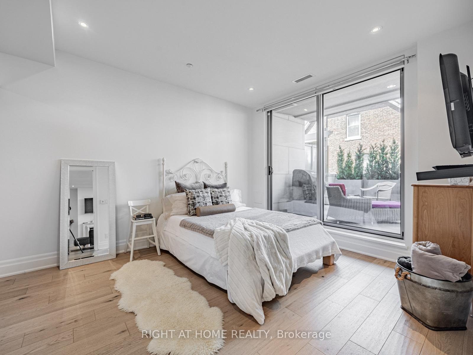 Photo 11 of Unit 207, 1 Rainsford Road, Toronto, The Beaches — HOMEH
