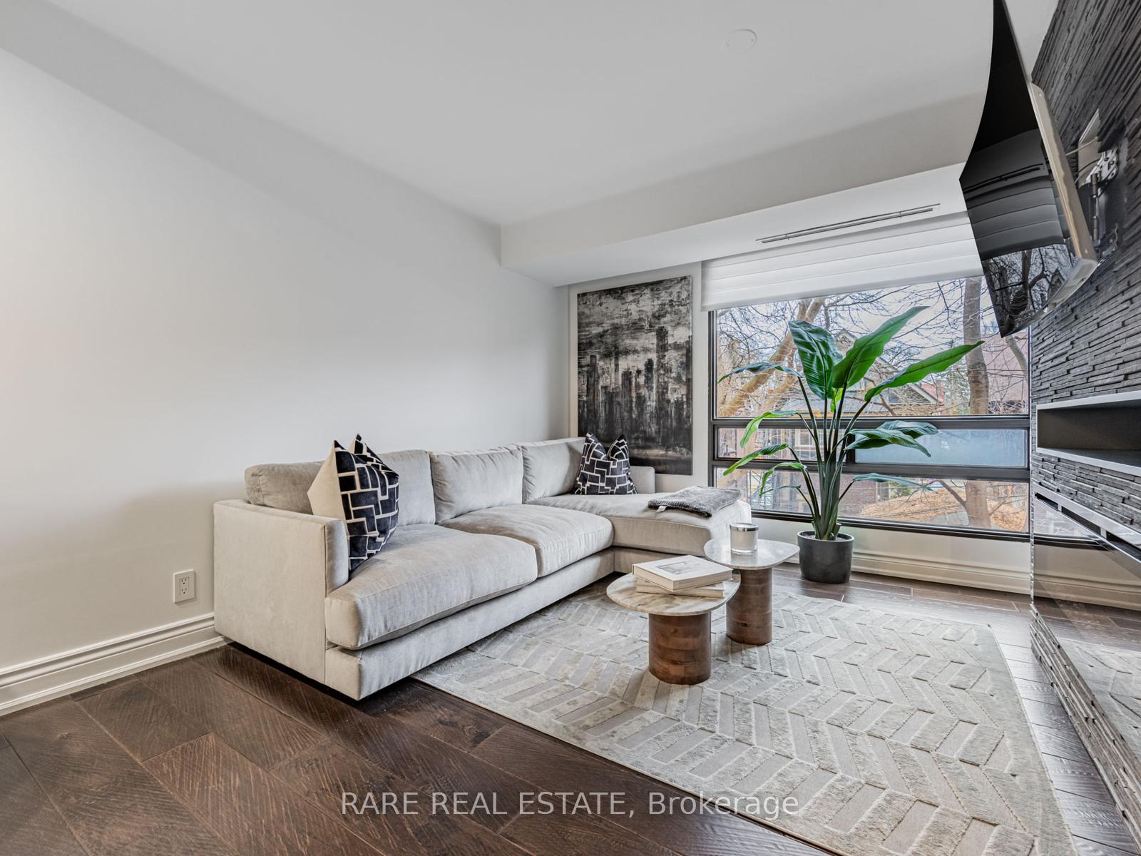Photo 1 of Unit 302, 449 Walmer Road, Toronto, Forest Hill South — HOMEH