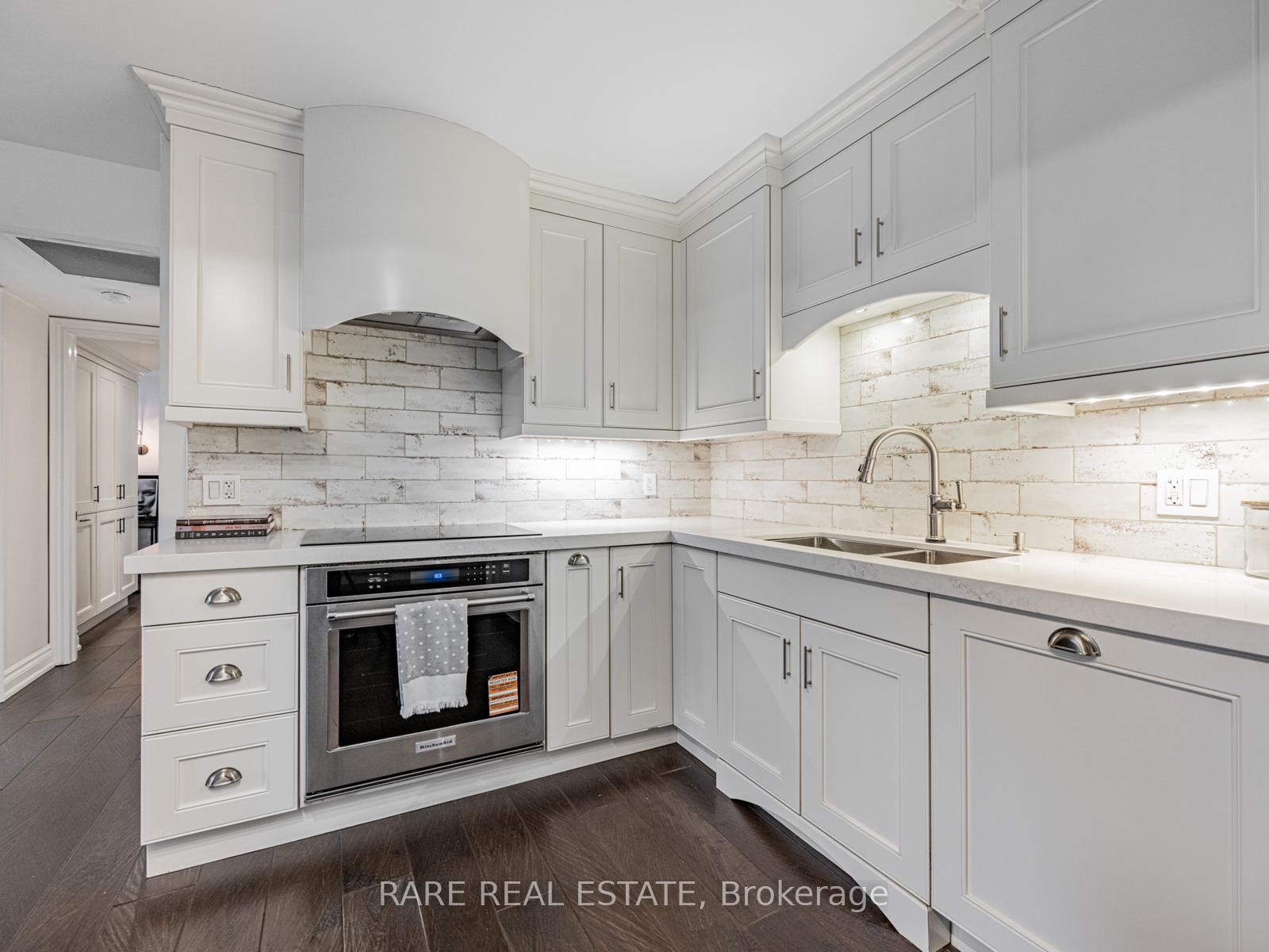 Photo 3 of Unit 302, 449 Walmer Road, Toronto, Forest Hill South — HOMEH