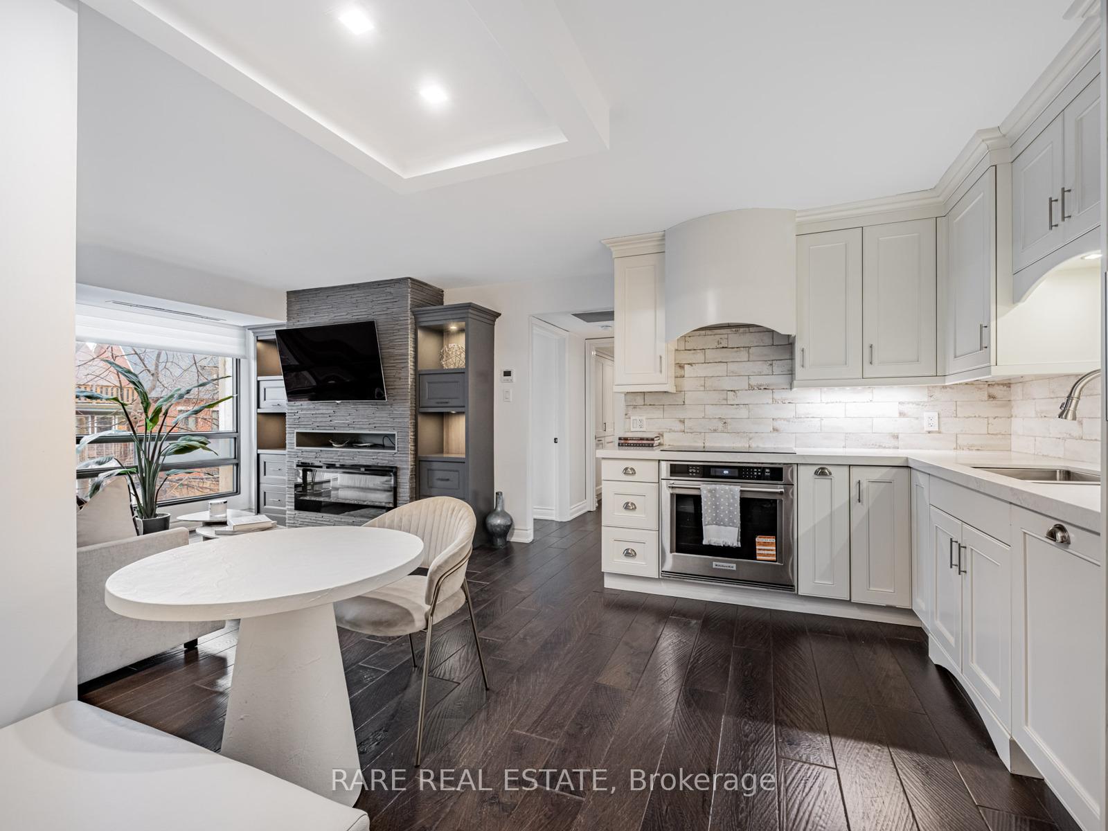 Photo 32 of Unit 302, 449 Walmer Road, Toronto, Forest Hill South — HOMEH
