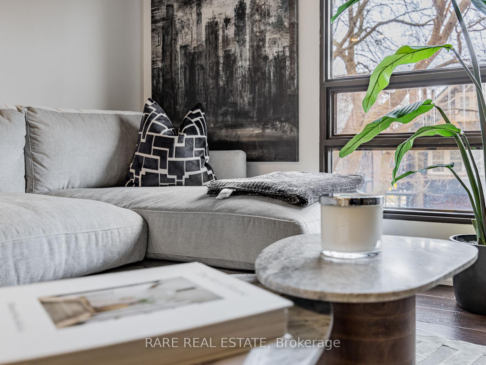 Photo 6 of Unit 302, 449 Walmer Road, Toronto, Forest Hill South — HOMEH