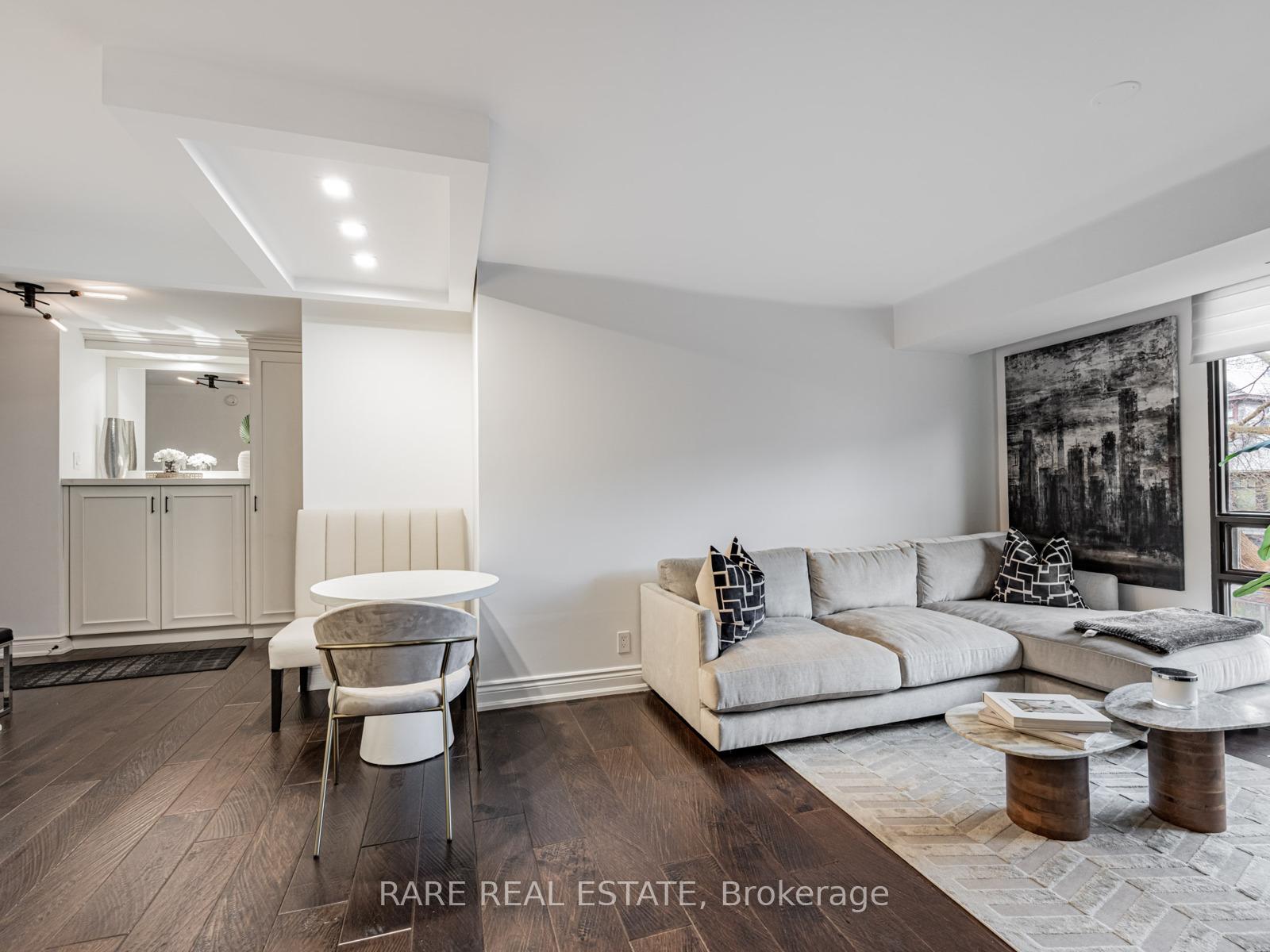 Photo 5 of Unit 302, 449 Walmer Road, Toronto, Forest Hill South — HOMEH