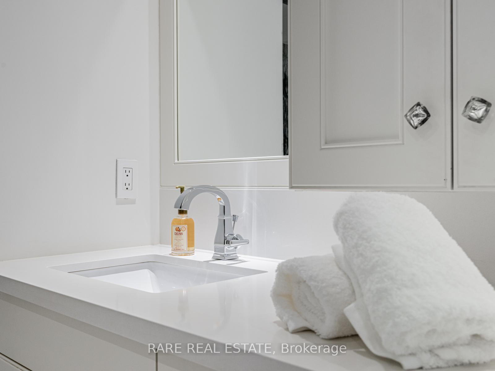 Photo 9 of Unit 302, 449 Walmer Road, Toronto, Forest Hill South — HOMEH
