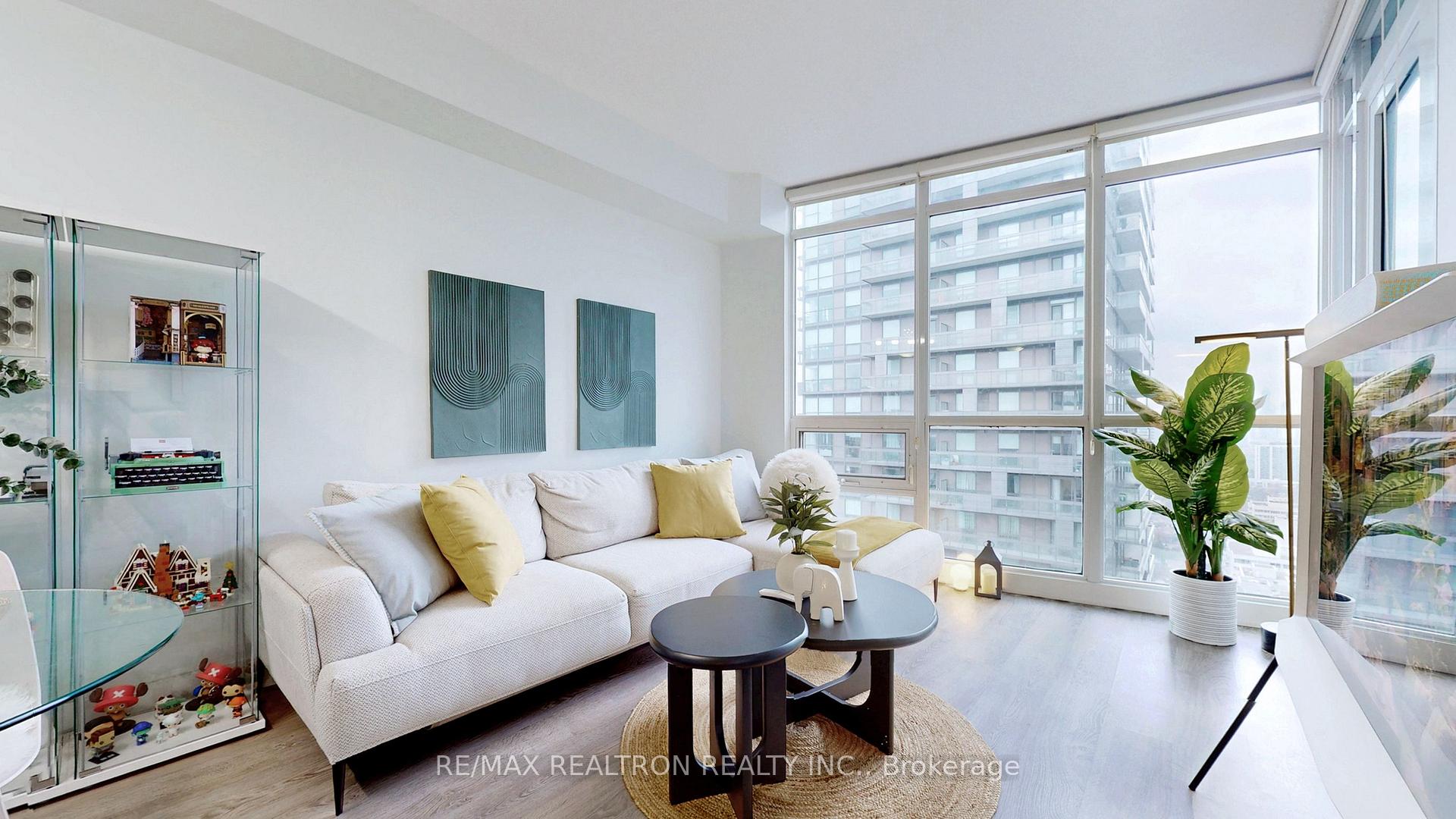 Photo 4 of Unit 3111, 30 Roehampton Avenue, Toronto, Mount Pleasant West — HOMEH