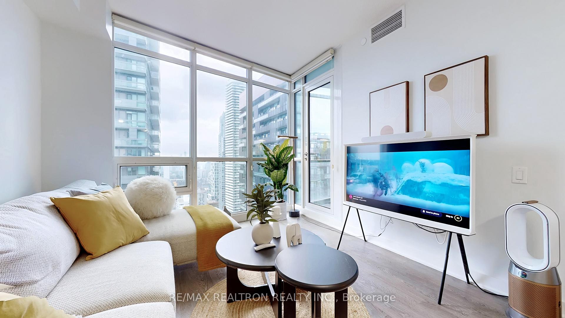 Photo 5 of Unit 3111, 30 Roehampton Avenue, Toronto, Mount Pleasant West — HOMEH