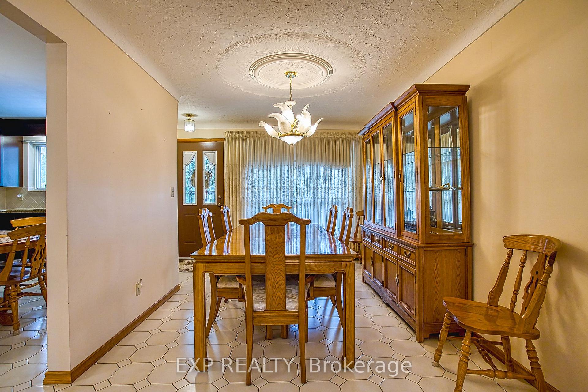 Photo 5 of 633 Rosseau Road, Hamilton, Rosedale — HOMEH