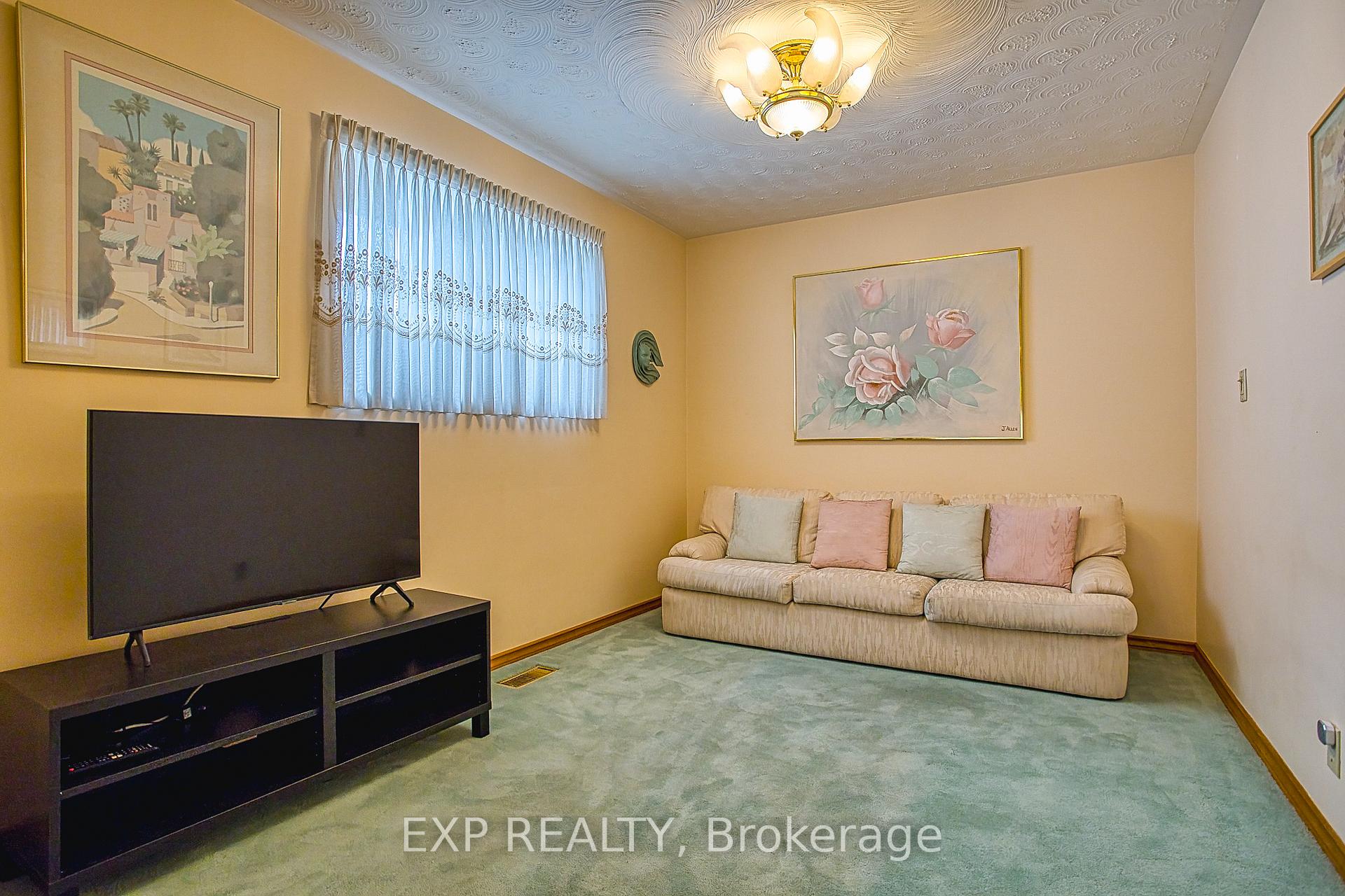 Photo 6 of 633 Rosseau Road, Hamilton, Rosedale — HOMEH
