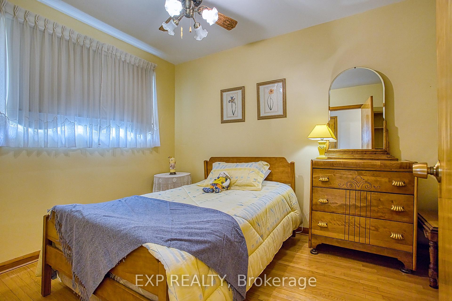 Photo 12 of 633 Rosseau Road, Hamilton, Rosedale — HOMEH