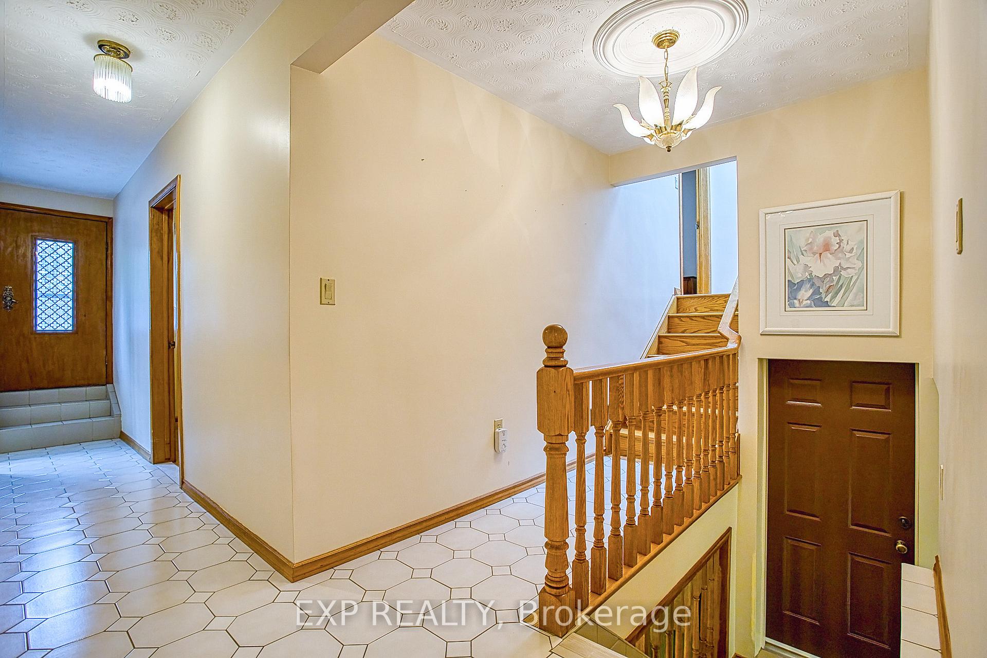 Photo 15 of 633 Rosseau Road, Hamilton, Rosedale — HOMEH