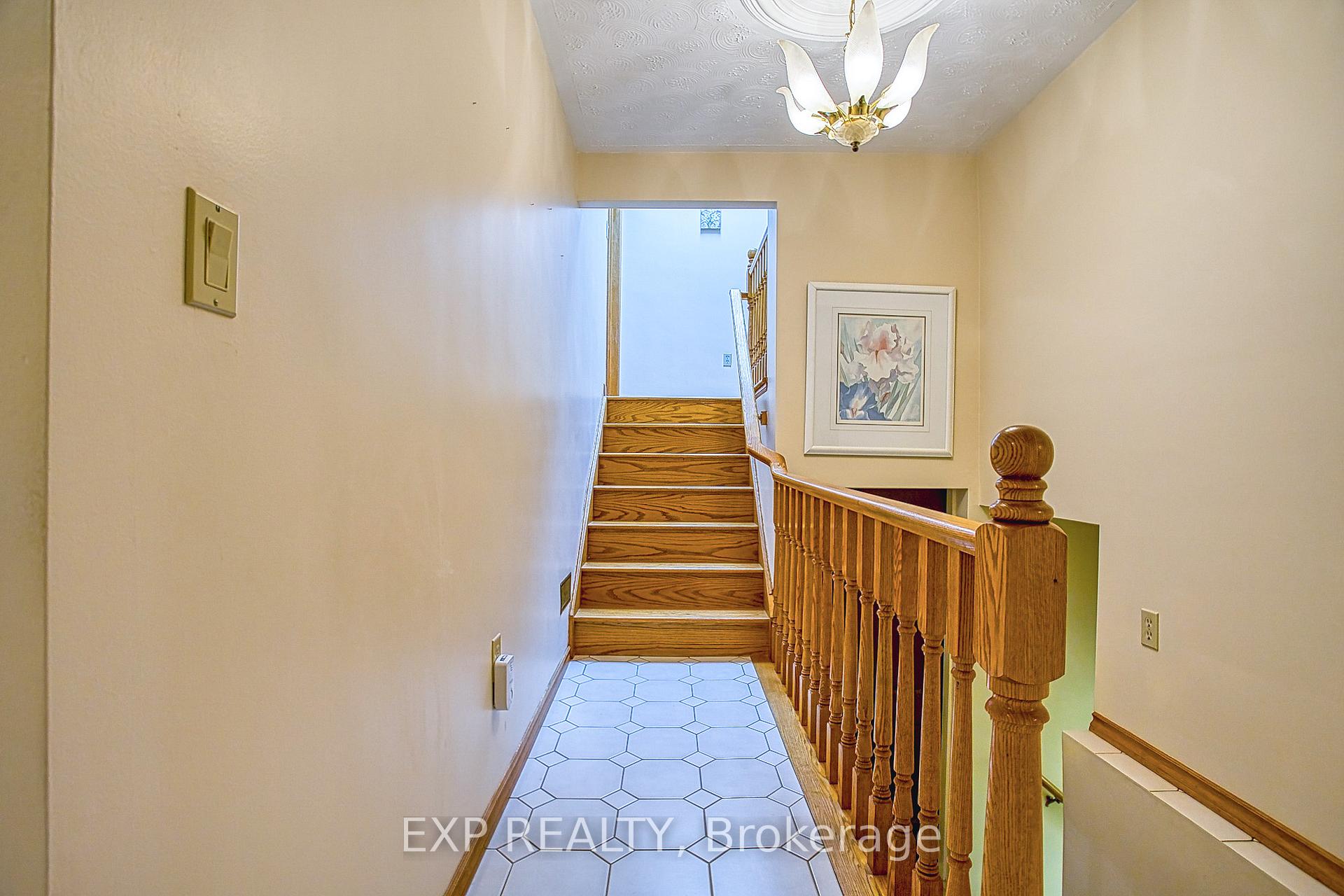 Photo 16 of 633 Rosseau Road, Hamilton, Rosedale — HOMEH