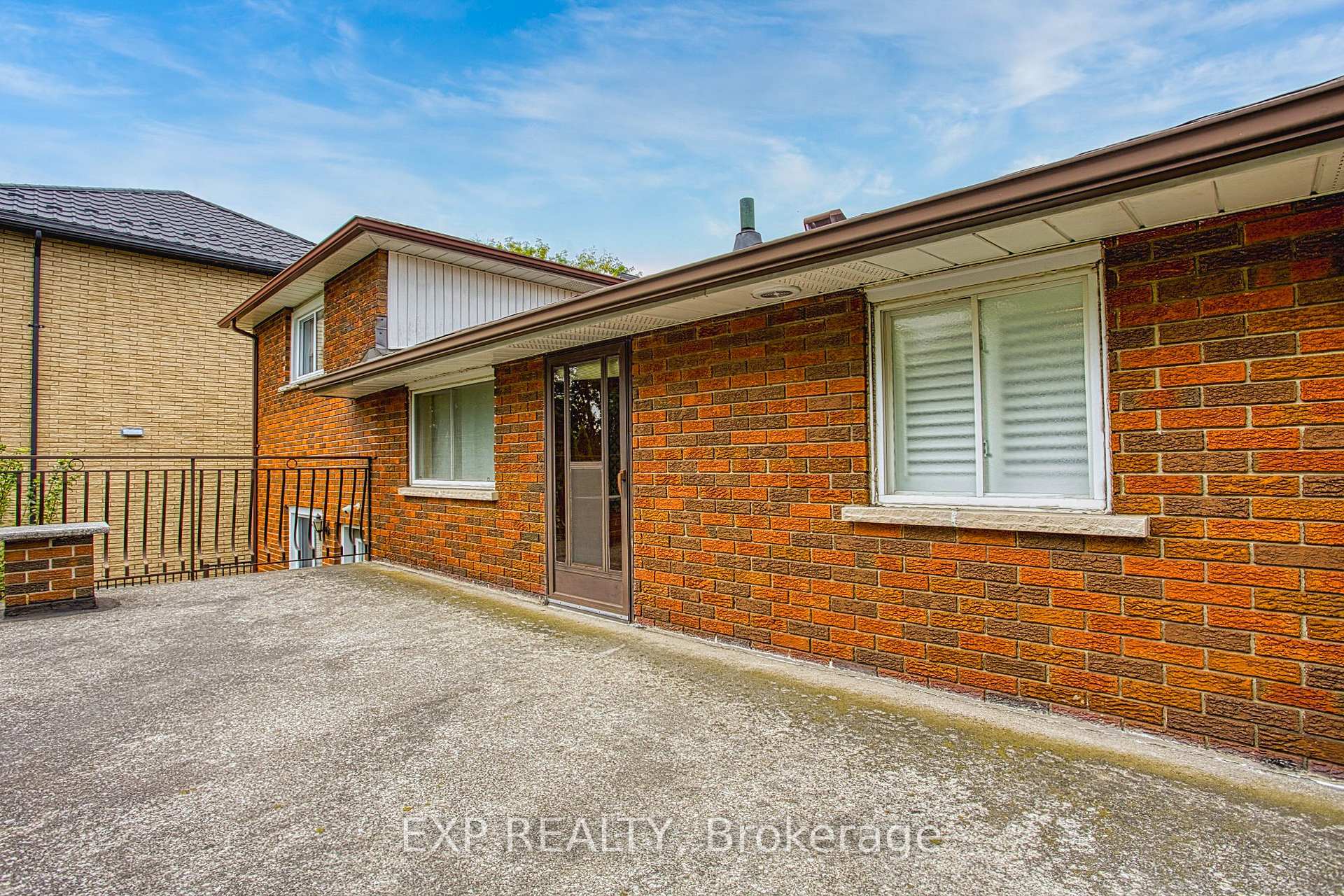 Photo 32 of 633 Rosseau Road, Hamilton, Rosedale — HOMEH