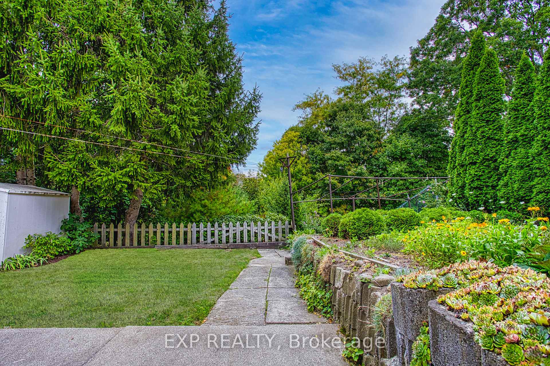 Photo 35 of 633 Rosseau Road, Hamilton, Rosedale — HOMEH