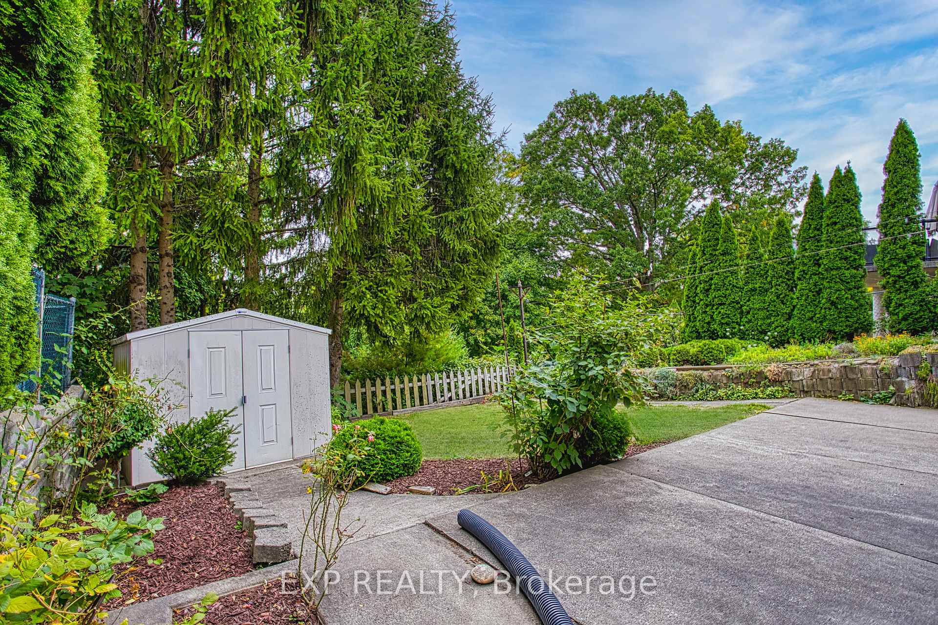 Photo 36 of 633 Rosseau Road, Hamilton, Rosedale — HOMEH