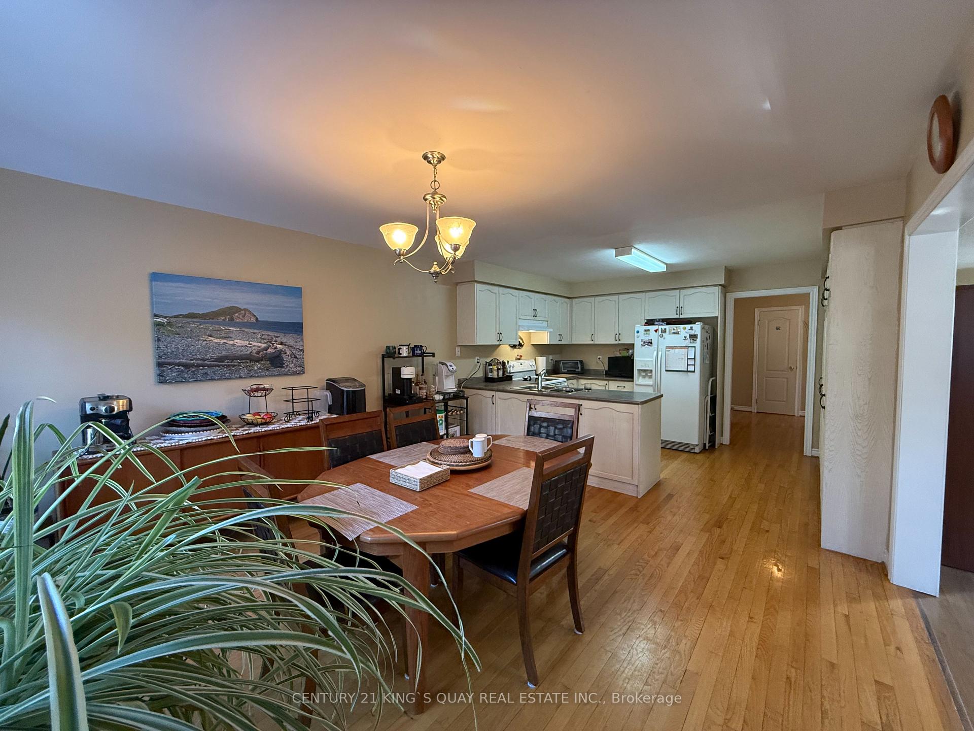 Photo 3 of 112 Deerglen Terrace, Aurora, Aurora Estates — HOMEH