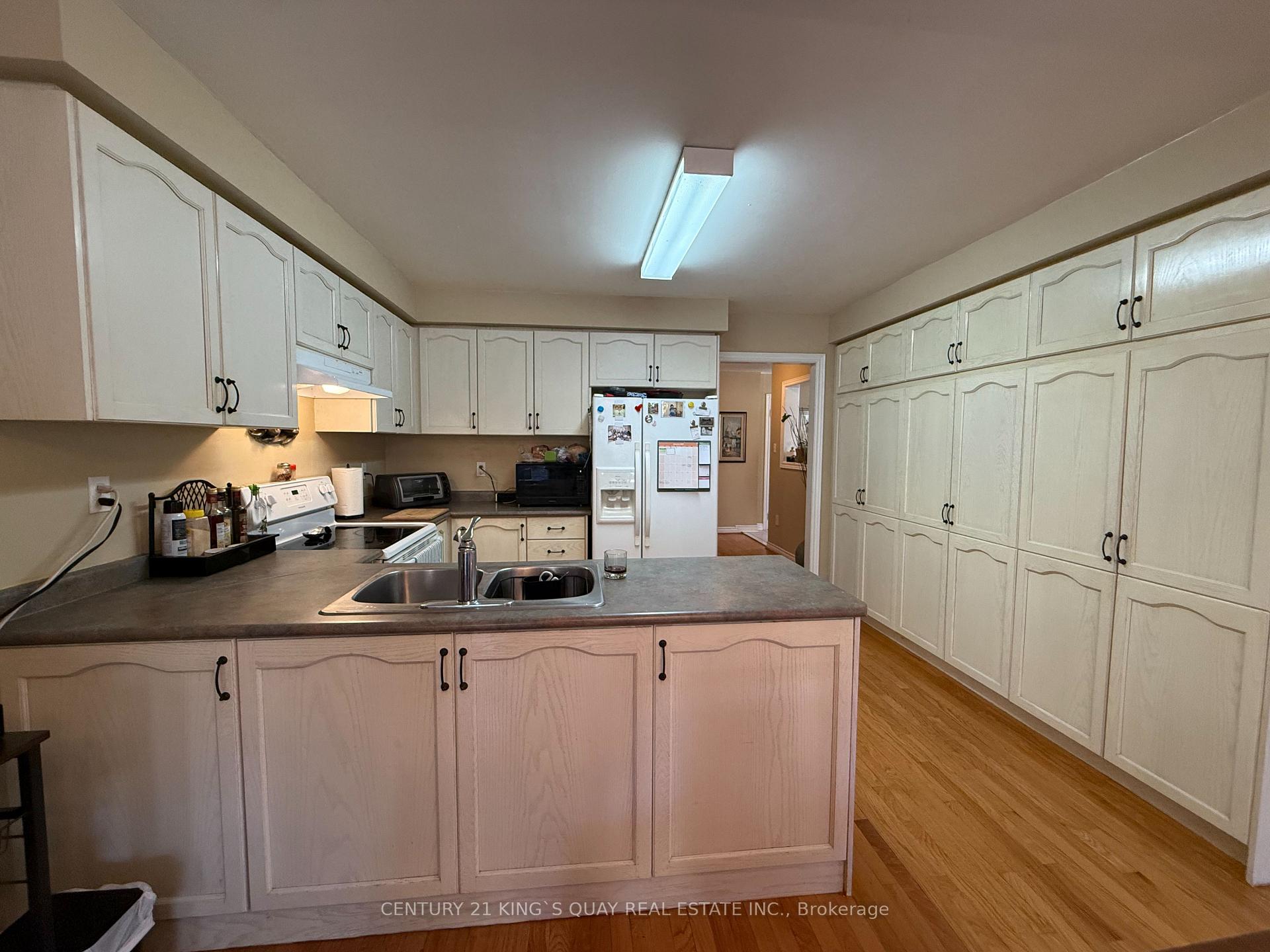 Photo 7 of 112 Deerglen Terrace, Aurora, Aurora Estates — HOMEH